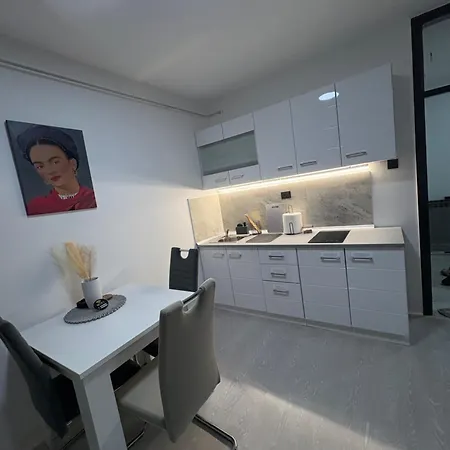 Fenix Iii Apartment